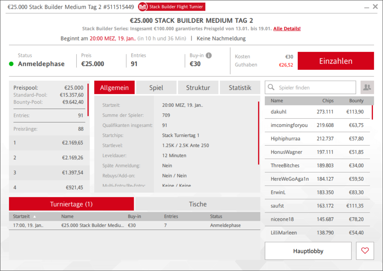 Ein Bild eines Poker-Tisches mit einem Stapel von 25.000 Chips. Mehrere Spieler sind um den Tisch herum positioniert und spielen das Kartenspiel.