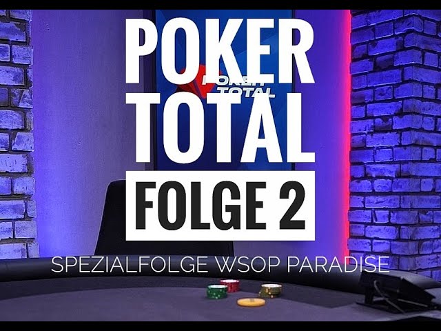 Ein Gruppenfoto von vier Personen, die an einem Pokertisch sitzen und Karten spielen. Es herrscht eine konzentrierte Atmosphäre, während sie ihre Hände betrachten. Die Spieler sind unterschiedlichen Alters und