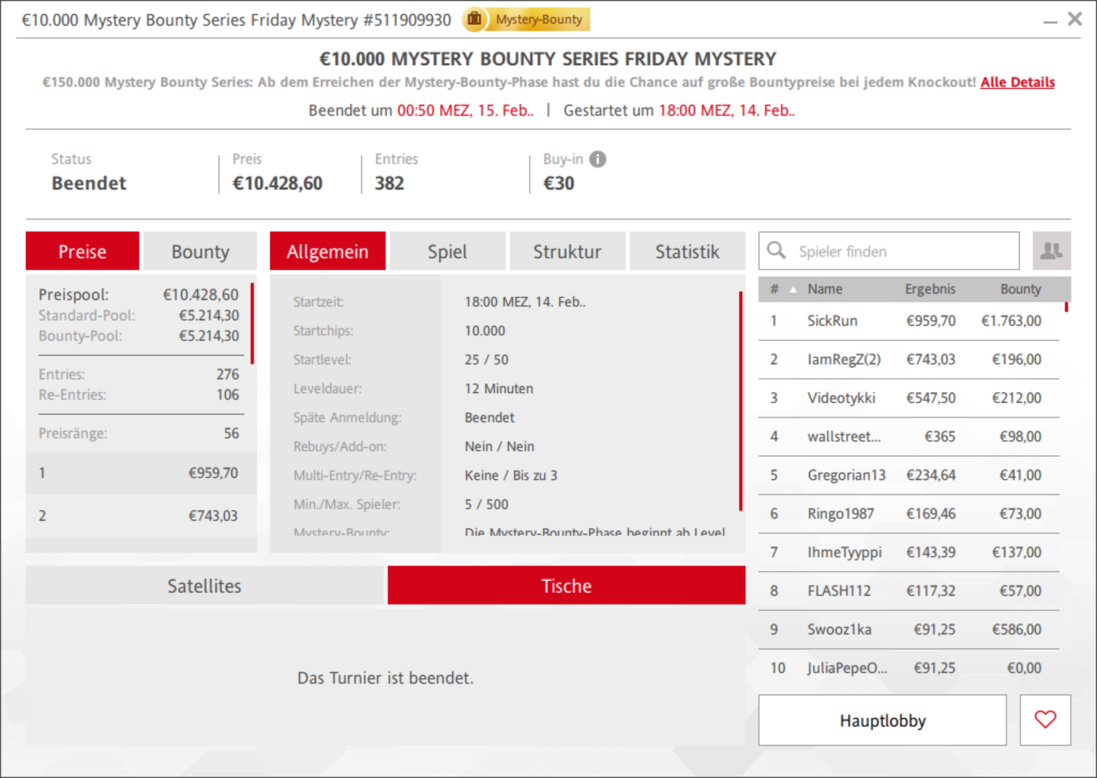 Ein Poker-Turnier mit dem Titel "€10.000 Mystery Bounty Series - Friday Mystery" wird auf einem Online-Pokerportal gespielt. Der Bildschirm zeigt die Poker-Tische und Spieler in Aktion.