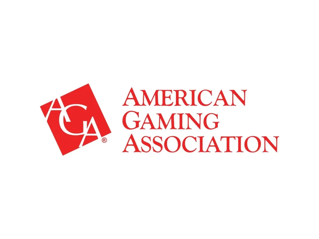 Ein stilisiertes Logo der American Gaming Association mit einem blauen und roten grafischen Design, das die Buchstaben "AGA" zeigt.