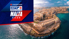 Ein Panoramablick auf das Pokertisch-Setup während des European Poker Tours Malta 2025, mit Spielern, Karten und Chips.