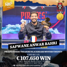 Ein bunter und lebendiger Pokertisch mit Spielkarten, Pokerchips und Getränken, umgeben von konzentrierten Spielern in einem Casino.