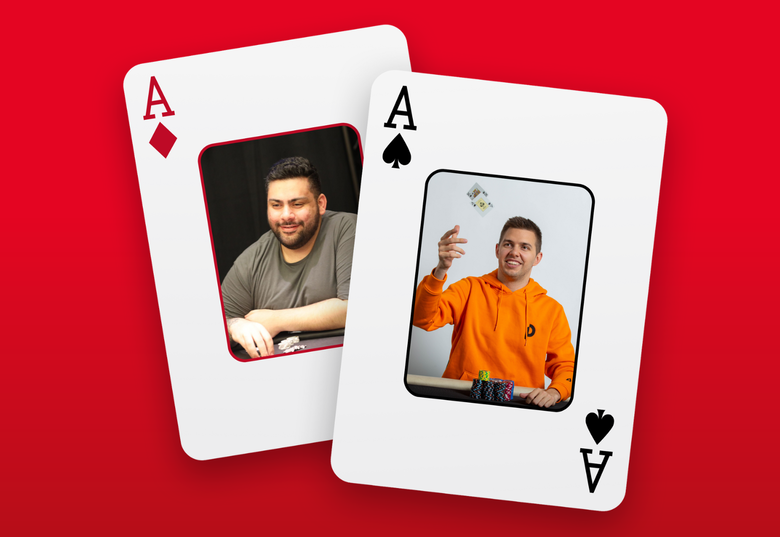 Ein Gruppenbild von vier Pokerspielern, die an einem Tisch sitzen und Karten halten. Sie sind konzentriert und haben Pokerchips vor sich liegen. Im Hintergrund sind Zuschauer zu sehen.