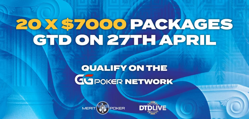 Ein professioneller Pokertisch mit grünem Filz, umgeben von Stühlen und Chips, Karten und Getränken, bereit für ein spannendes Pokerspiel.