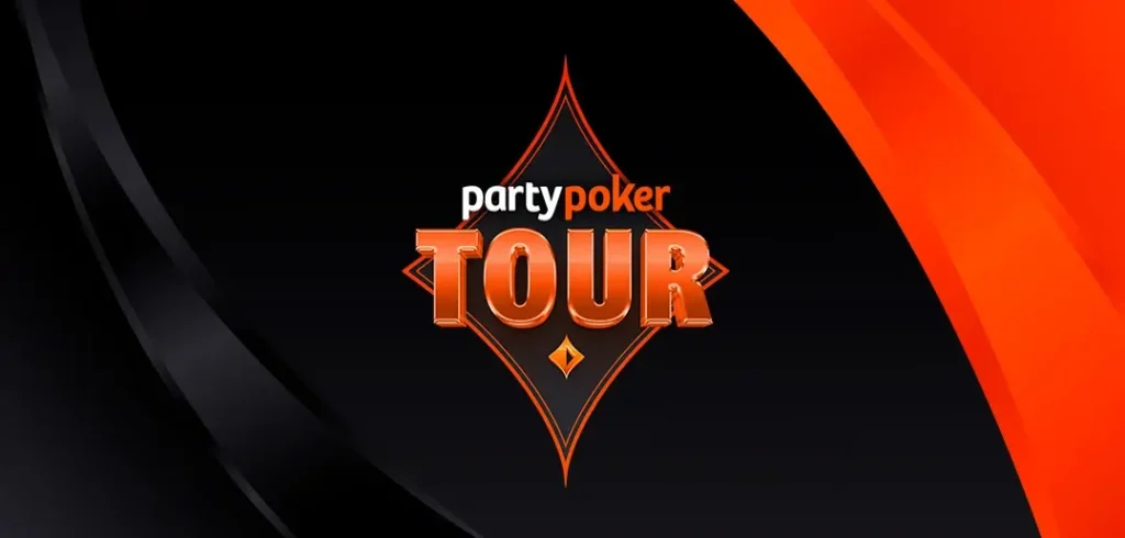 Ein professioneller Pokerspieler mit Sonnenbrille und Kappe sitzt an einem grünen Pokertisch mit Chips und Karten vor ihm während er konzentriert seine Hand betrachtet. Im Hintergrund sind weitere