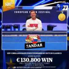 Ein buntes und lebhaftes Pokerspiel mit vier Personen an einem Tisch, die Karten halten und Chips stapeln. Die Spieler sind konzentriert und fokussiert auf das Spiel.