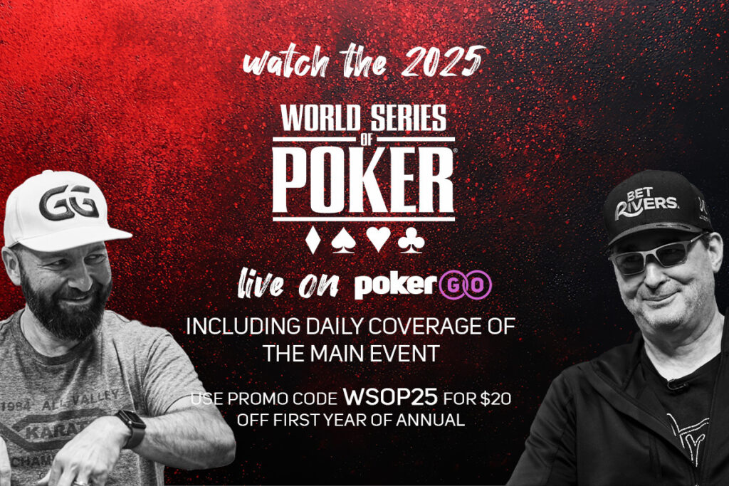Ein Spieler sitzt an einem Pokertisch während der World Series of Poker 2025 und betrachtet seine Handkarten. Im Hintergrund sind andere Spieler und Zuschauer zu sehen. Die Atmosphäre ist gespannt und