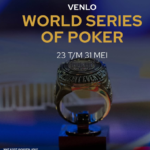 Ein Bild von einem Pokerturnier im Venlo Casino im Mai 2025, mit Spielern an Tischen, die Karten halten und Chips stapeln. In der Mitte des Bildes ist der offizielle World Series of Poker Circuit