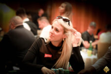 Jessica Teusl als Chipleaderin beim Poker EM Main Event