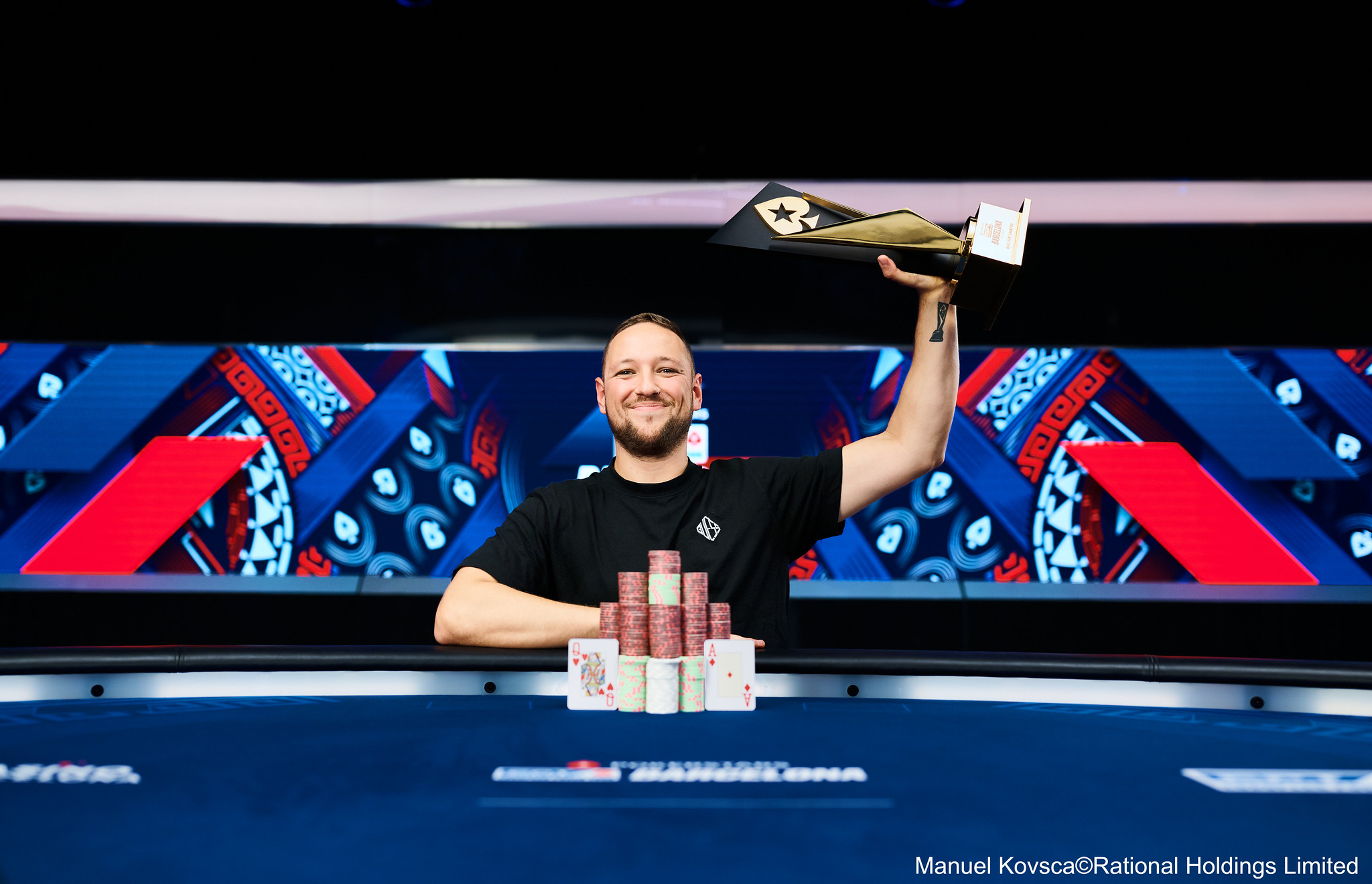 Manuel Ferrari sichert sich den Sieg beim EPT Barcelona 2026 Main Event.